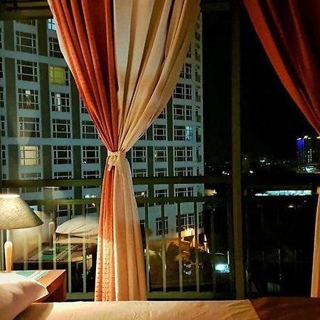 Ortigas 2 Bedroom Corner Unit With 2 Queen Across Shangrila Manila Ngoại thất bức ảnh