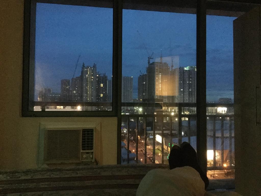 Ortigas 2 Bedroom Corner Unit With 2 Queen Across Shangrila Manila Ngoại thất bức ảnh