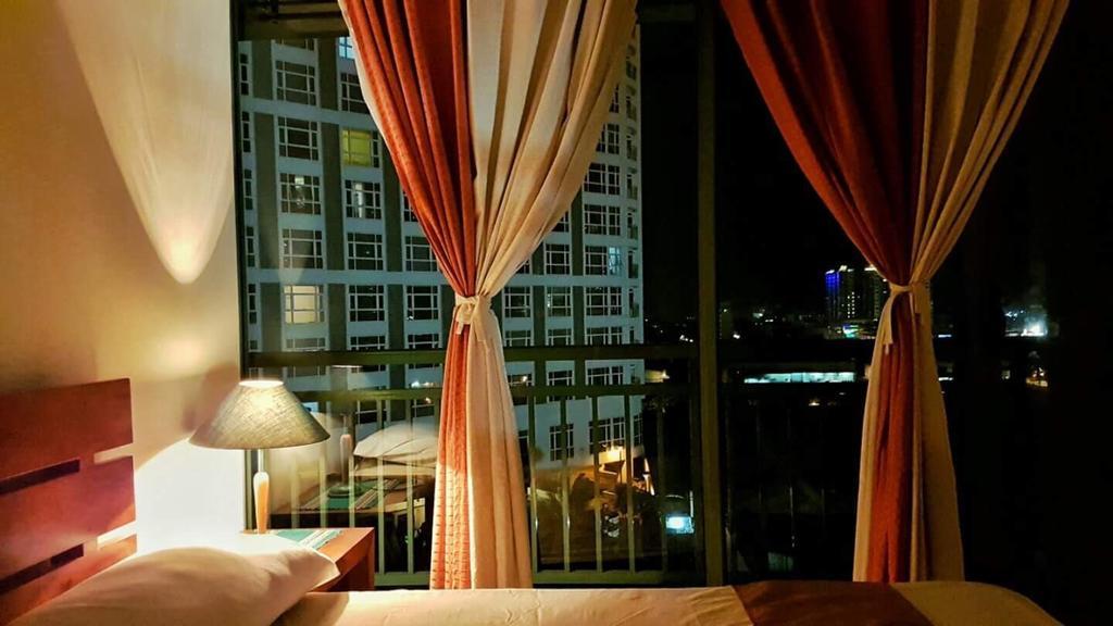 Ortigas 2 Bedroom Corner Unit With 2 Queen Across Shangrila Manila Ngoại thất bức ảnh